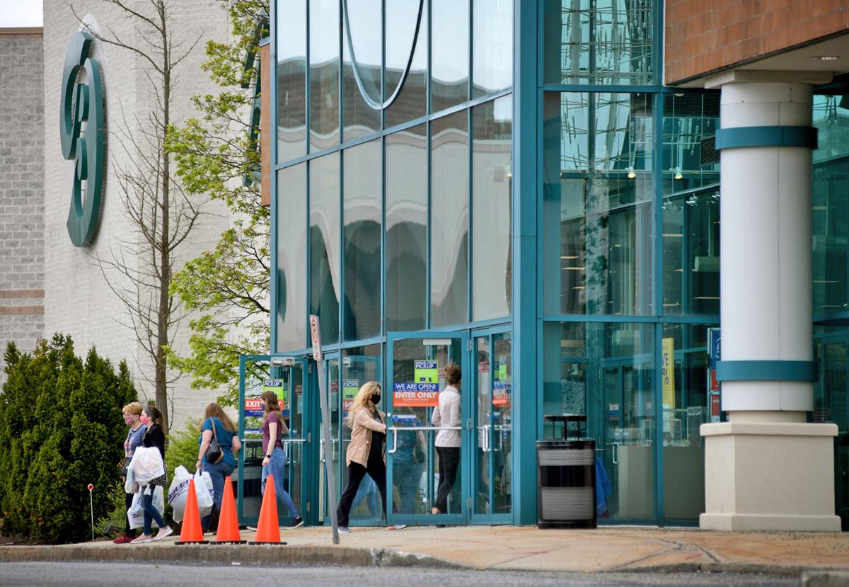 PHOTO GALLERY Boscov's Opens (Day 2) Gallery