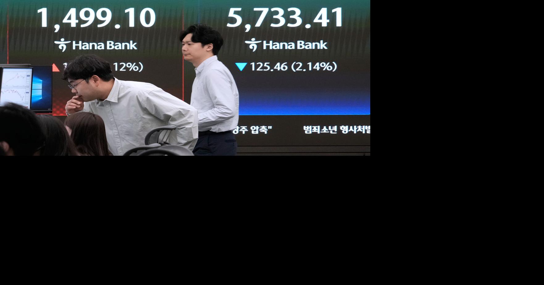 Oil prices resume their climb and Asian markets decline as U.S. prepares for blockade of strait