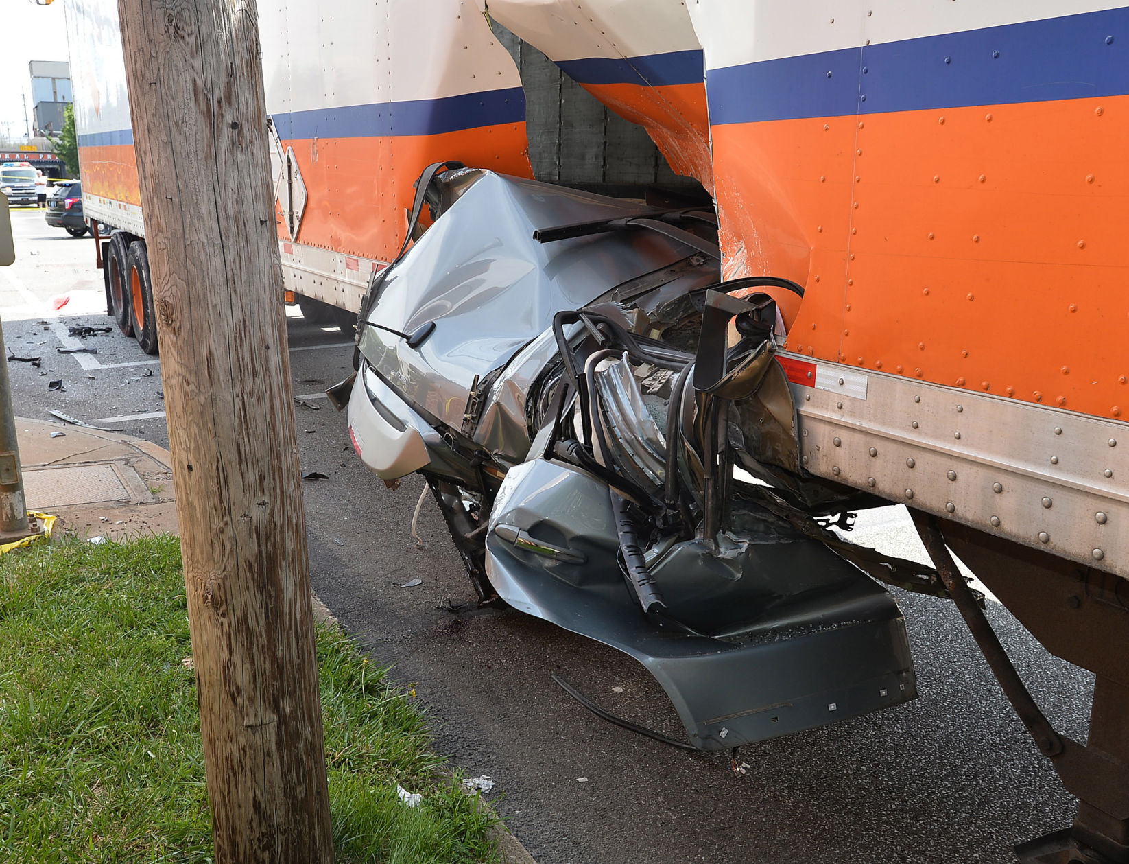 SUV-tractor-trailer Crash Kills 3 In Erie | News | Tribdem.com