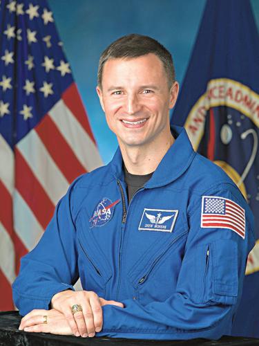 Army Astronaut goes to Turner Field, Article