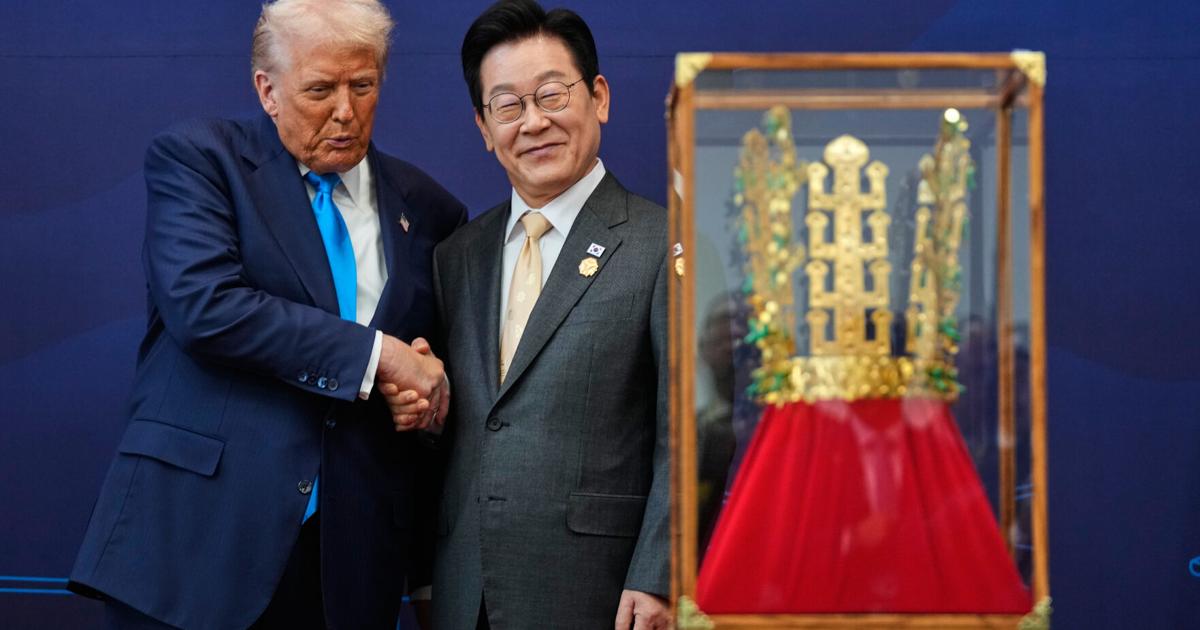 U.S. will share tech to let South Korea build nuclear-powered submarine, Trump says