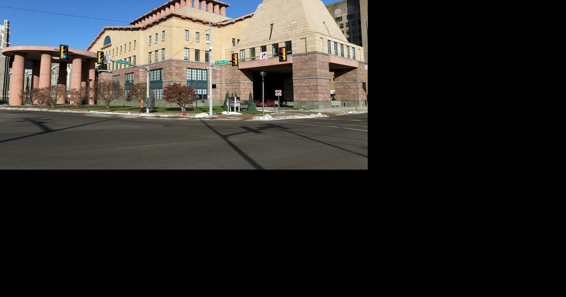1st Summit Bank Acquires Crown American Building | | tribdem.com