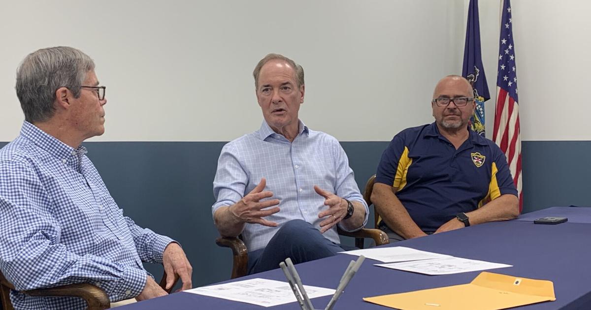 Congressman visits Southmont Borough, eyes funding for fire company