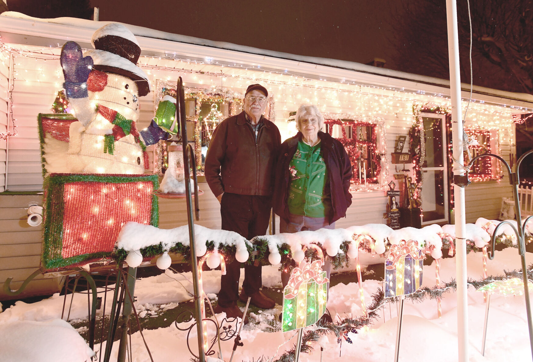 In The Spotlight | 'A lot of lights': Octogenarians illuminate Roxbury home for holidays | News - Vimarsana News