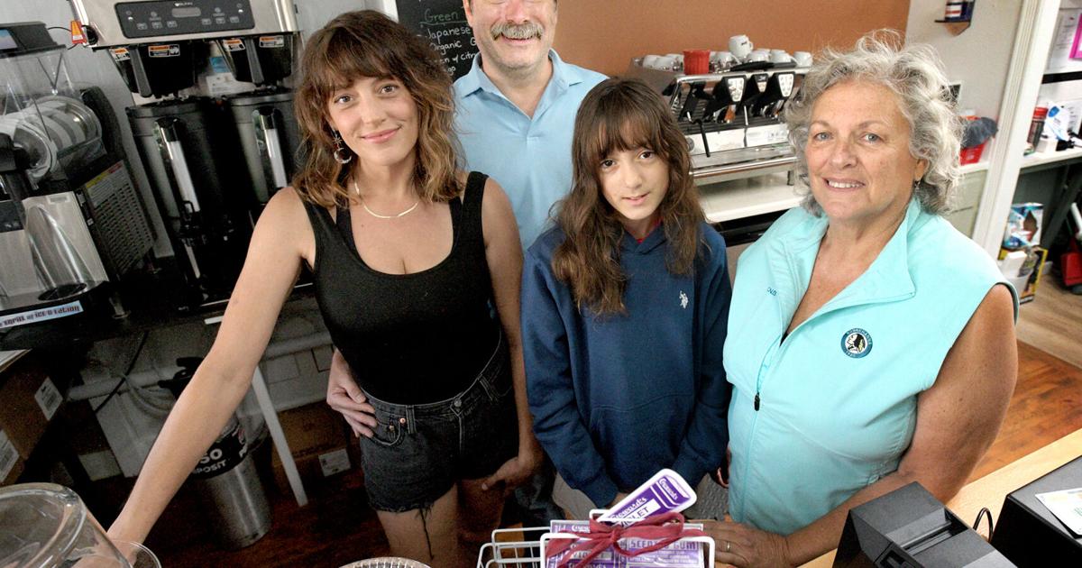 Family aims to create community hub at West Hills cafe