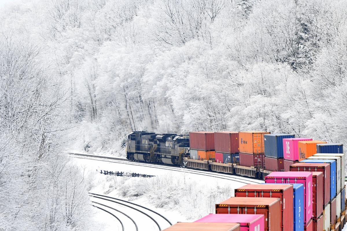 Norfolk Southern 4208 and 1159