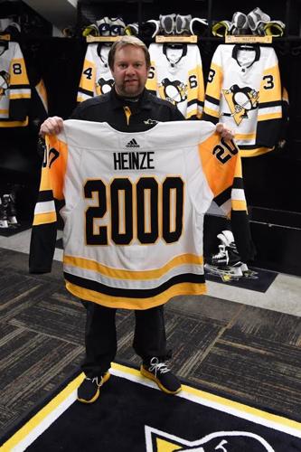Dana Heinze with a better look at the Penguins new third jersey