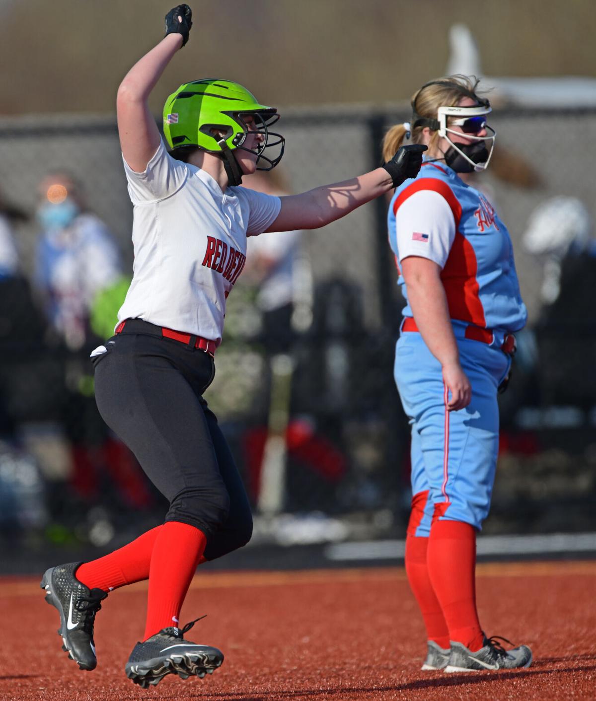 Alyssa Link, Lexi Griak