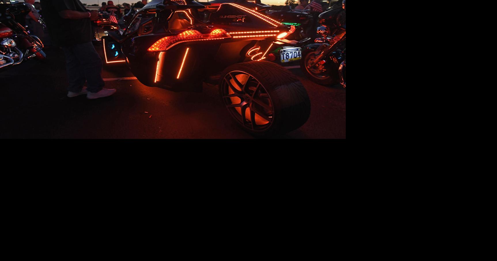 PHOTO GALLERY | Hot Nights, Cool Lights parade | Gallery | tribdem.com