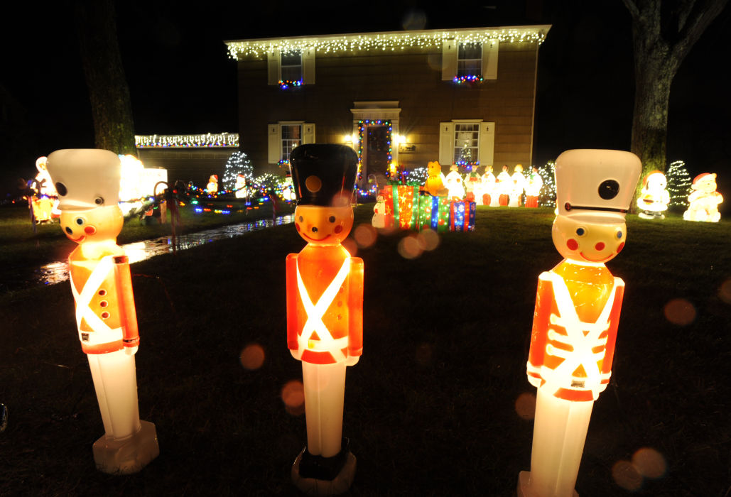 [VIDEO] 'Johnstown in Lights' Impressive holiday displays Archives