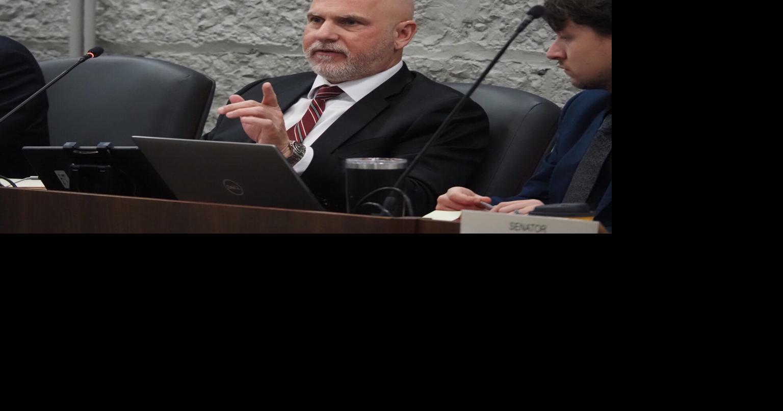 Indiana committee advances crypto ATM ban, weakened pension investment bill