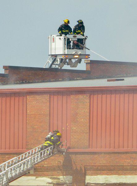 2 INDIANA FIREFIGHTERS INJURED AT WAREHOUSE FIRE | Firefighter Close ...