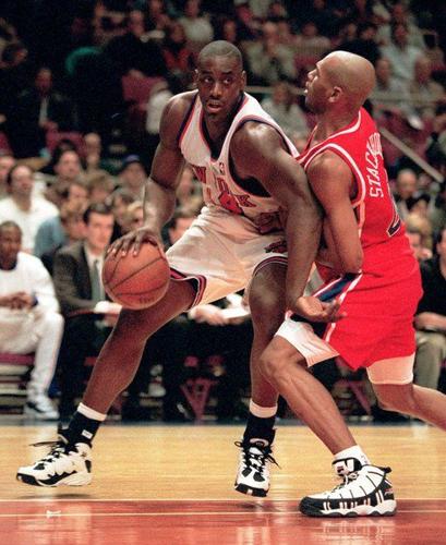 Anthony Mason, Bruising Knicks Forward in the '90s, Dies at 48 - The New  York Times
