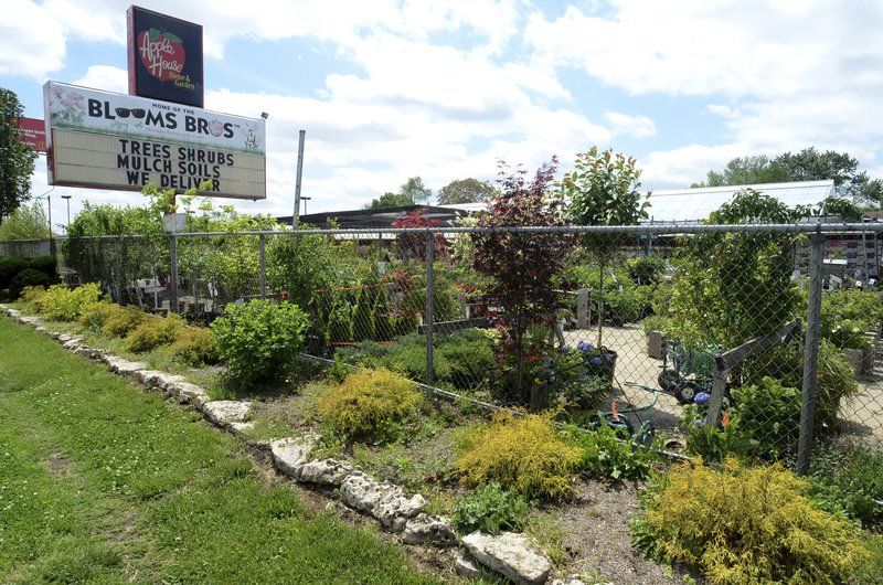 Apple House Plans Short Move May Be Replaced By Bubba S 33 Restaurant Local News Tribstar Com