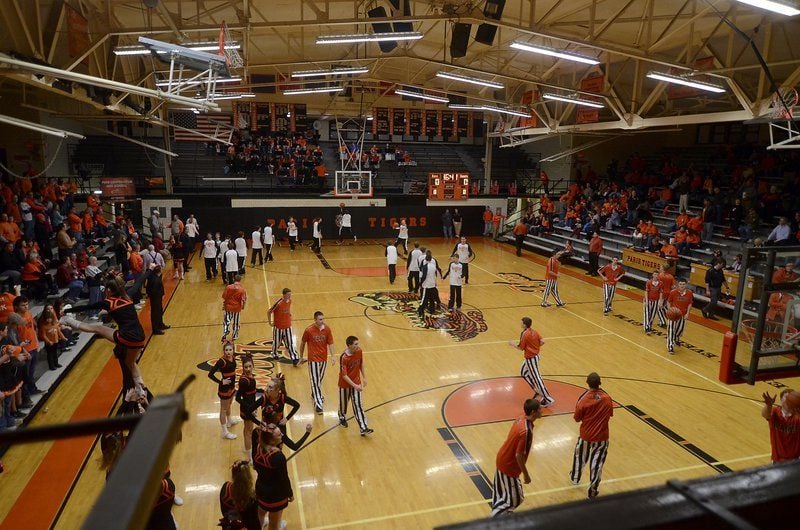 Time running out for Paris' iconic Ernie Eveland Gym | Local High ...