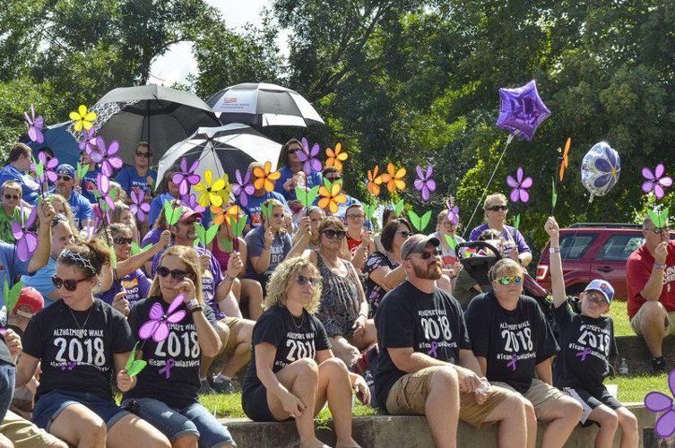 700 take part in 'Walk to End Alzheimer's'