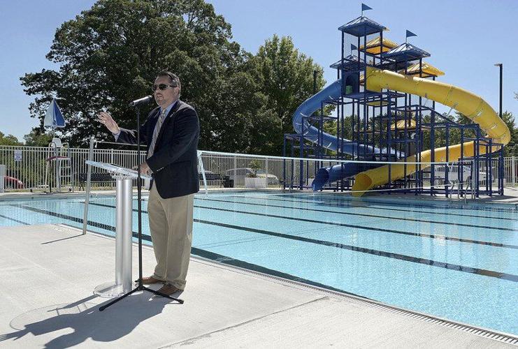 Sullivan City Pool dedicated at ceremony after expansion Local News