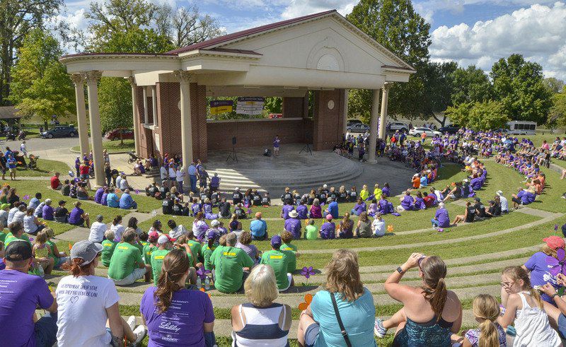 700 take part in 'Walk to End Alzheimer's'