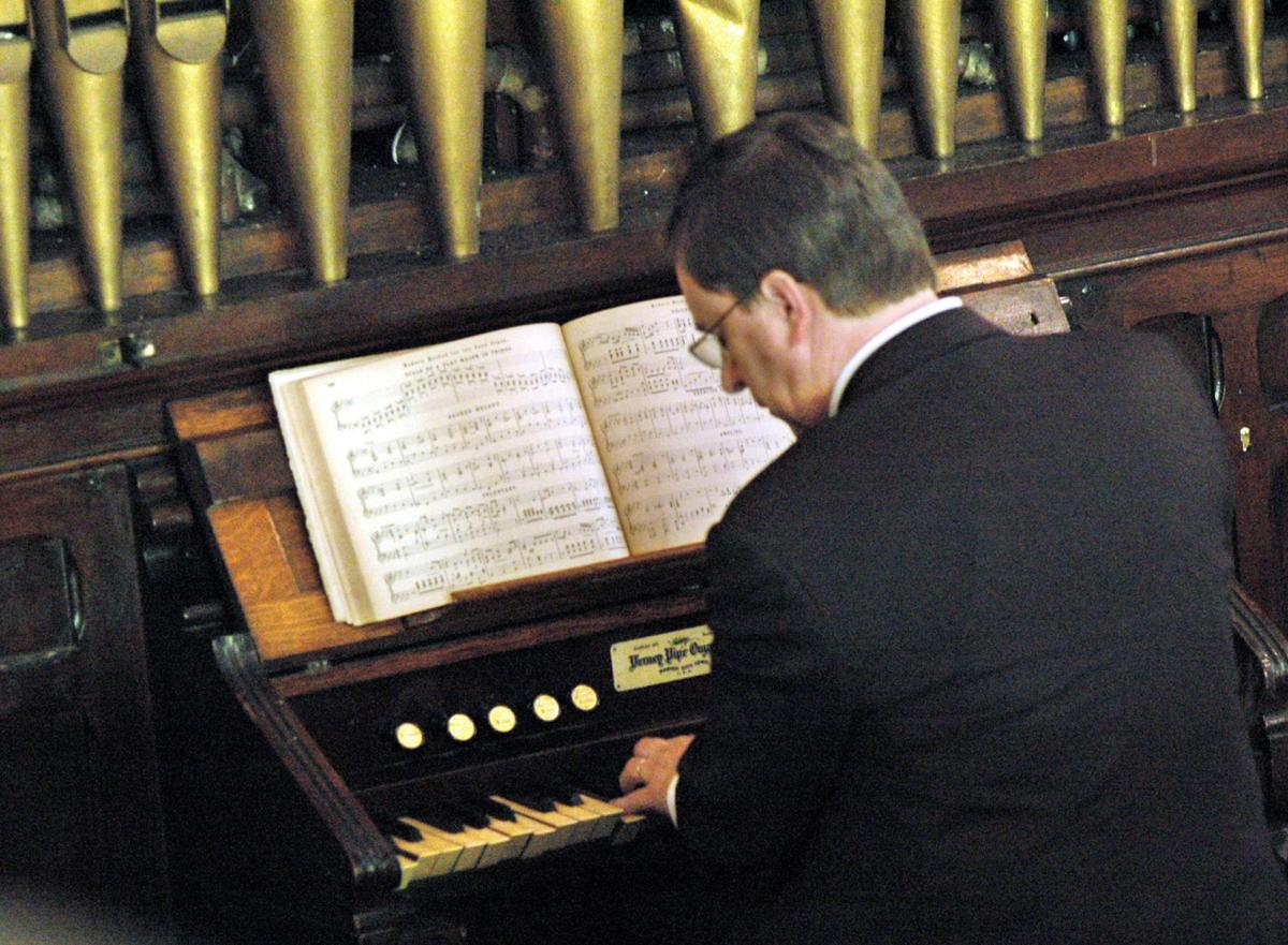 About 160 pack pews of Allen Chapel as 104yearold pipe organ plays
