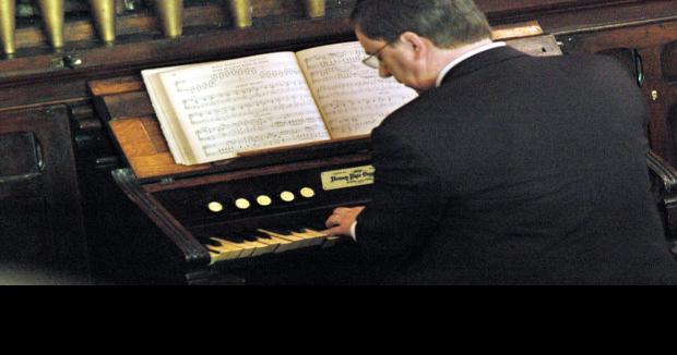 About 160 Pack Pews Of Allen Chapel As 104 Year Old Pipe Organ Plays For First Time In Decades 0984