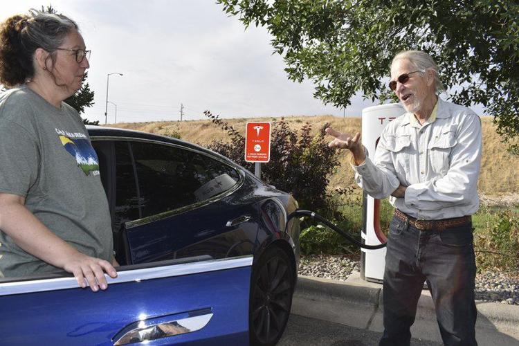 Car guy' Biden touts electric vehicles at Detroit auto show ...