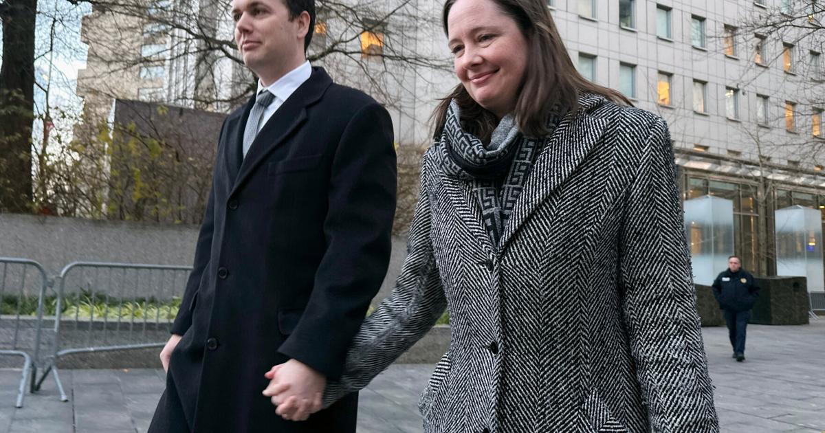 Tribstar Judge: Trump DOJ illegally fired ex-FBI director's daughter, Maurene ...