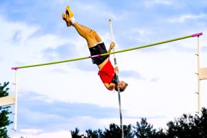 Mark Bennett: 'Life to the fullest': Teen student-athlete rises above pole vault bar and Type 1 diabetes