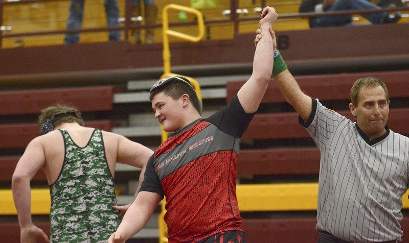 Vikings, Braves advance 20 to wrestling regional, Local High School Sports