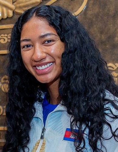 It's OK, they're swimmers Apsara Sakbun, Farro serve as flag bearers