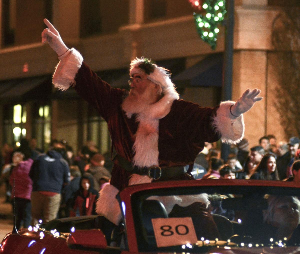 MET 120719 Santa
