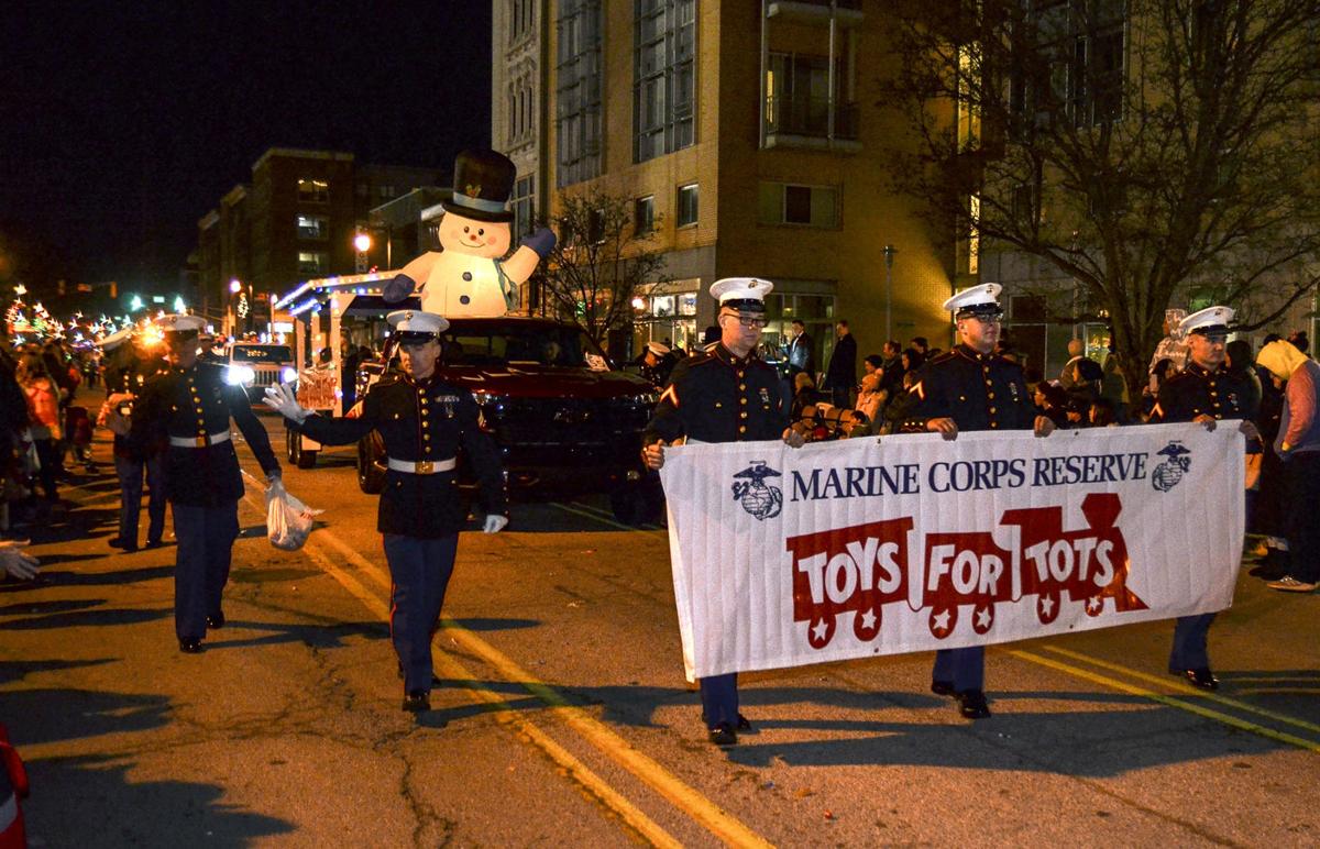 MET 120719 Toys for Tots