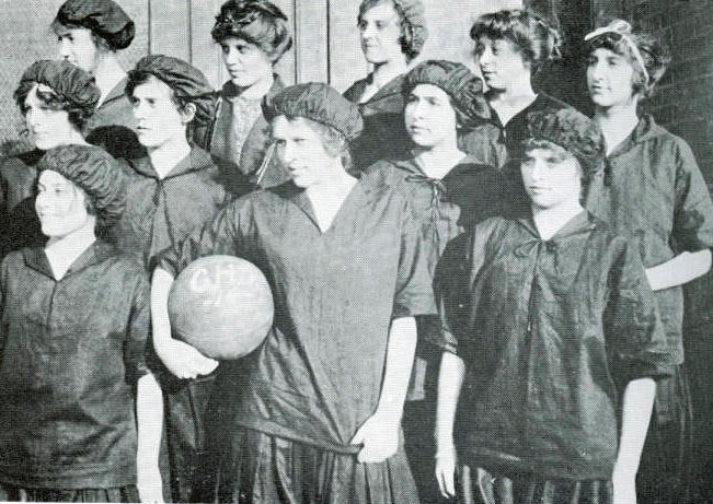 TH Garfield girls basketball team, 1914