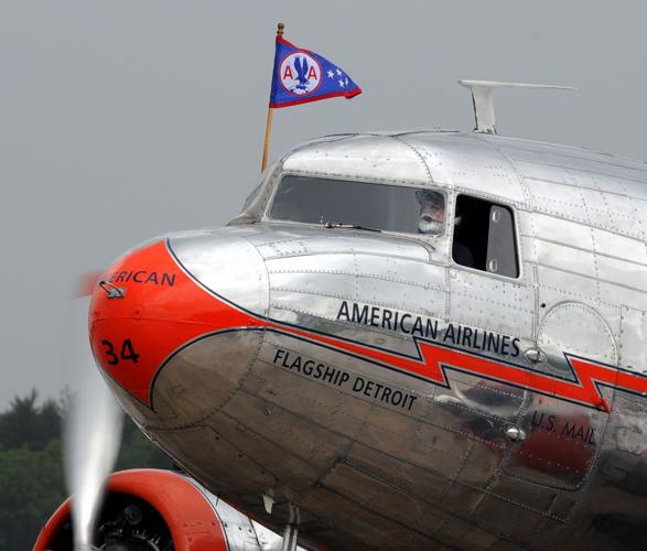Detroit Drops In: Historic DC-3 visits Terre Haute ...