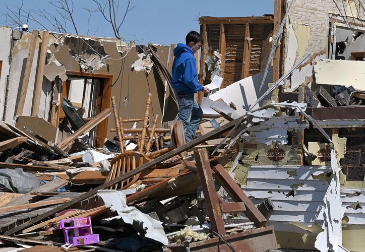 Volunteers, donors, show up for Sullivan tornado victims Local News