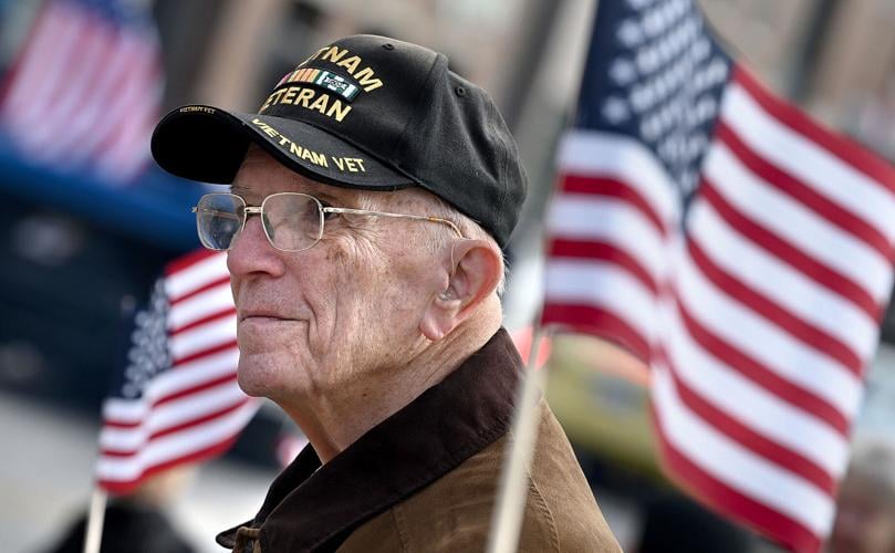 Citizens show support at Terre Haute Veterans Day parade Local News