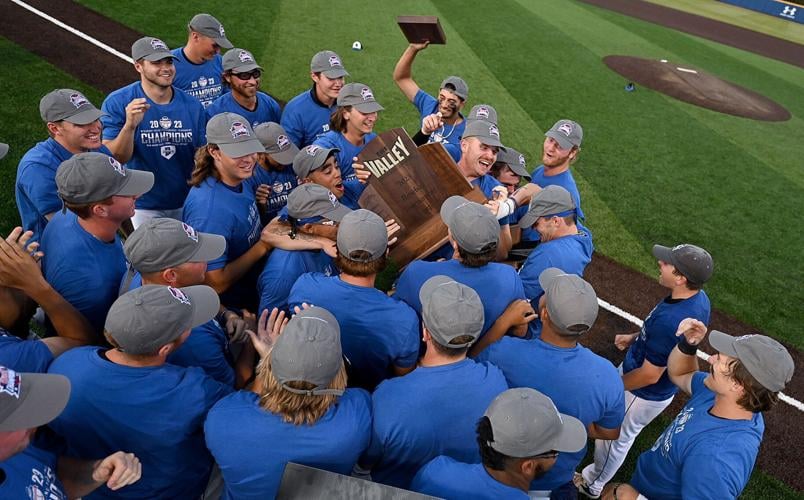 Sycamores close out 2023 regular season with doubleheader sweep