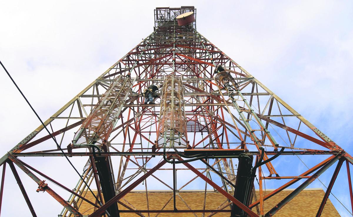 AT&T-owned tower looks bare after microwave horn antennas are removed |  News | tribstar.com