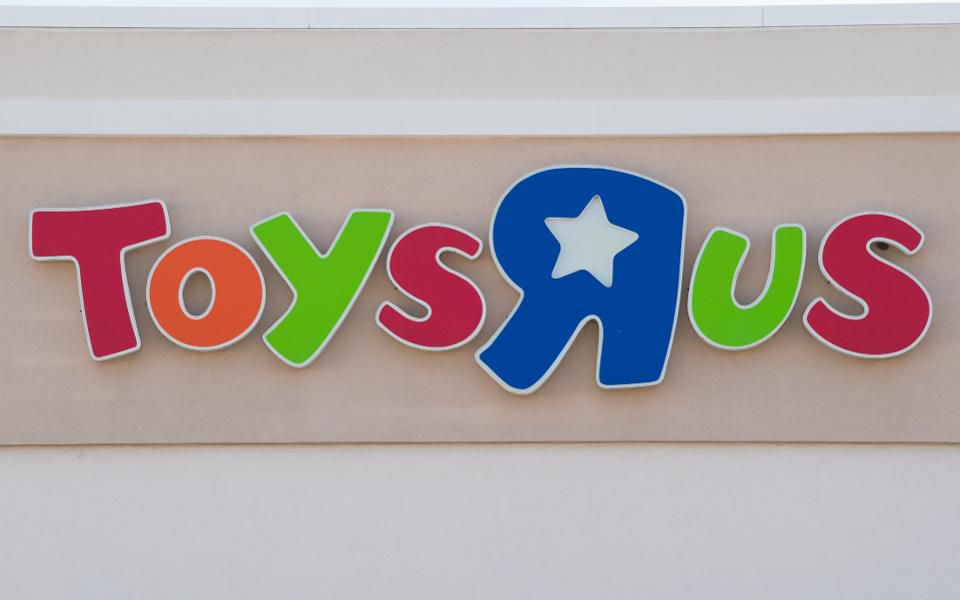 Analyst Toys R Us to sell or close all U.S. stores News