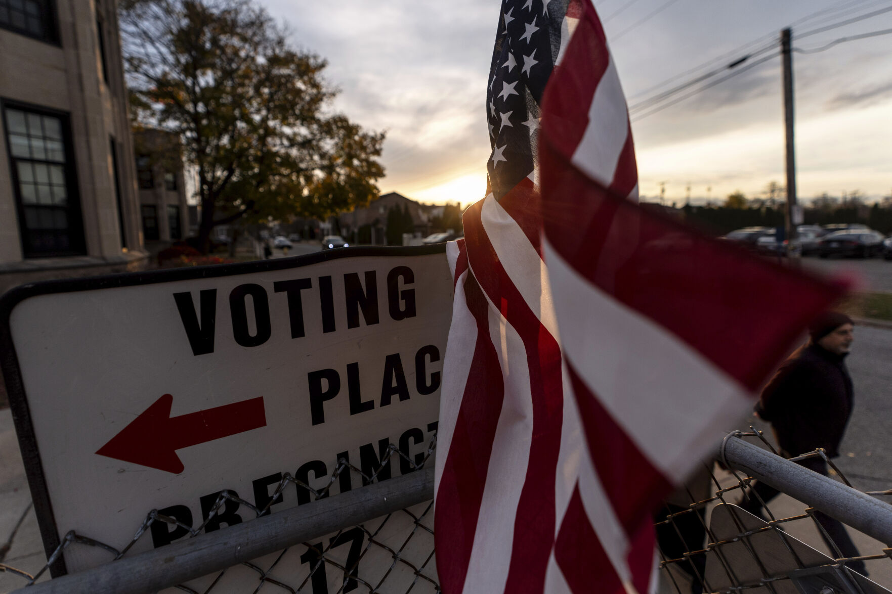 Trump And Harris Rack Up Early Wins As America Awaits Battleground ...