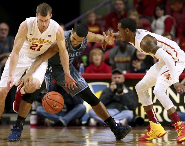 Monte Morris leads Iowa State in first round