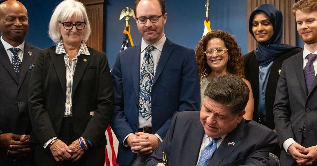Illinois governor signs landmark AI regulation bill