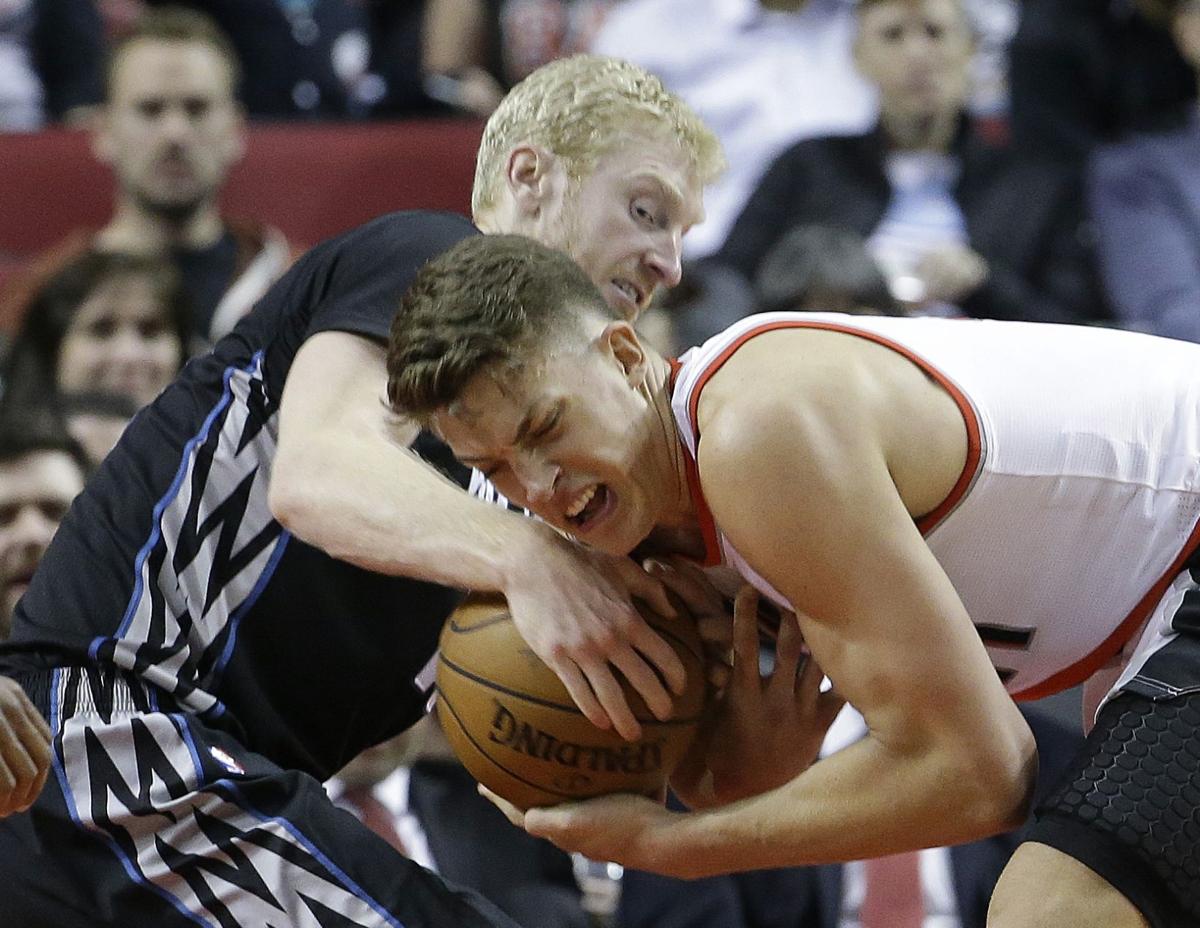 Fighting Illini Meyers Leonard is in the NBA Western Conference