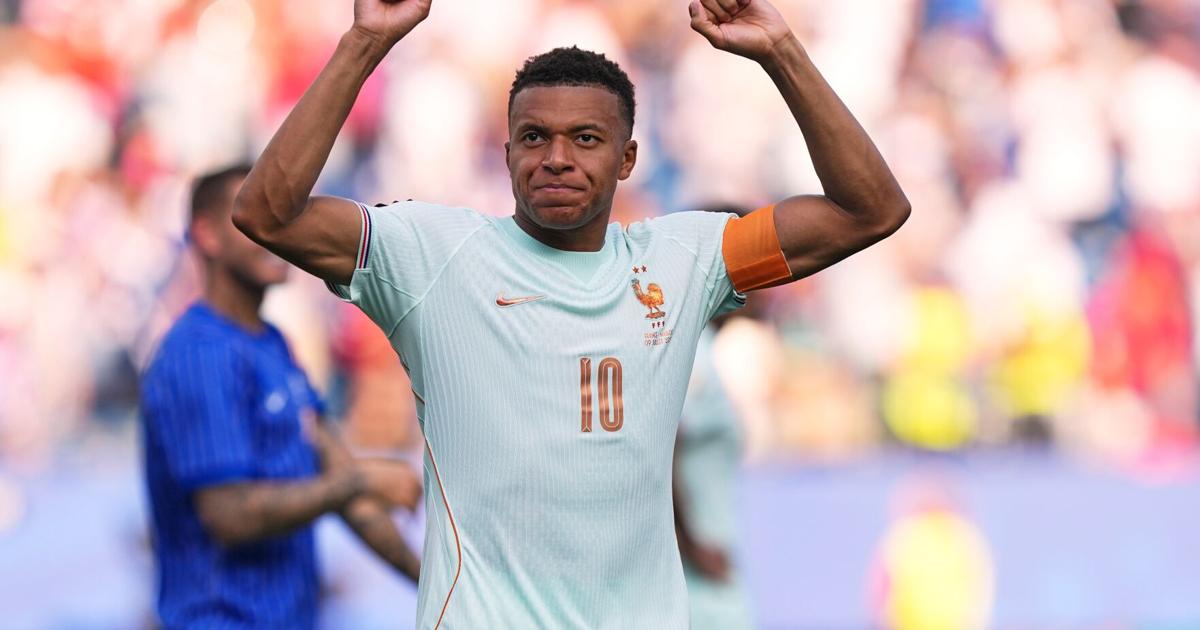 Mbappé posts one goal, one assist as France beats Morocco 2-0 in World Cup quarterfinals
