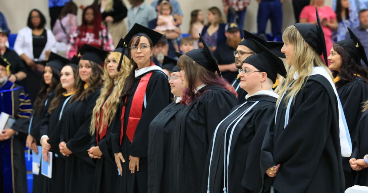 Smwc Graduation SMWC graduates 321 students in ceremonies Saturday | Local News ...