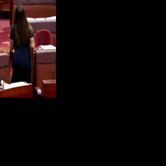 Far-right Australian politician dons burqa in parliament