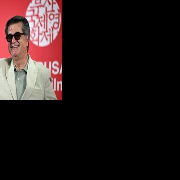 Iranian director Jafar Panahi ramps up French Oscars campaign