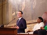 シャピロ知事が予算案を発表