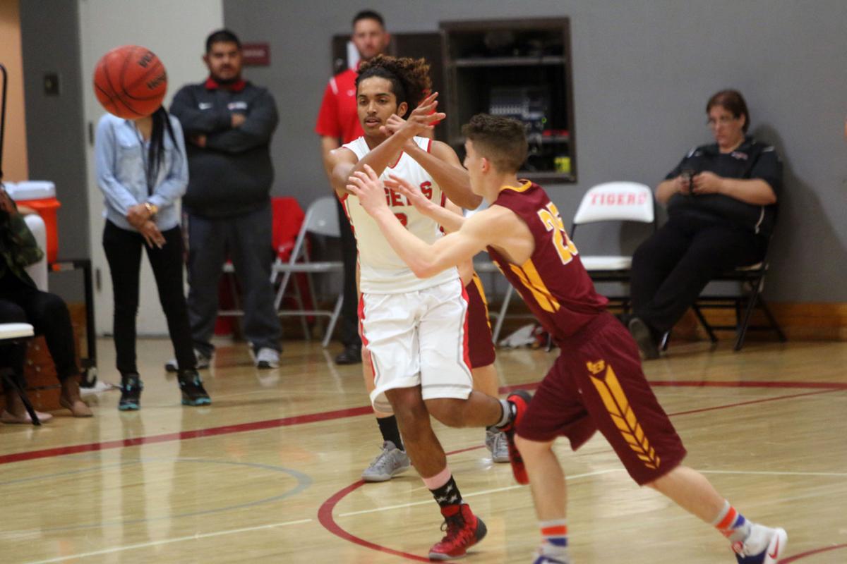 Boys Basketball Patterson Rolls Past Los Banos Patterson