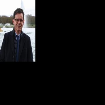 Head of France's Versailles Palace to take over Louvre: source to AFP