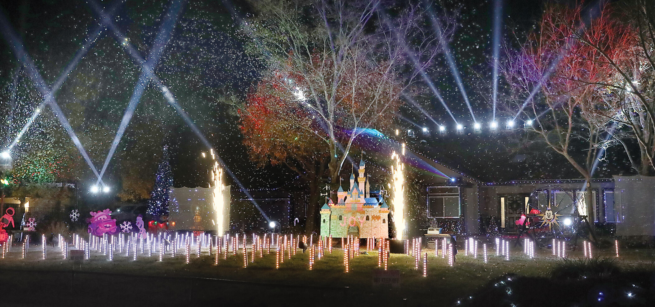 Winners In Holiday Decorating Contest Light Up The Night | Tracy Press ...